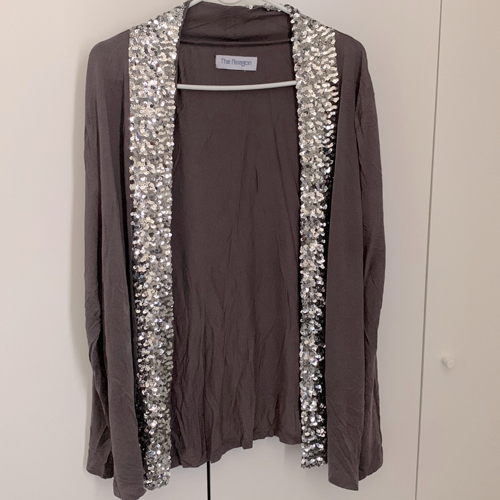 Preowned large size dark grey front open with bling  collar & front pattern